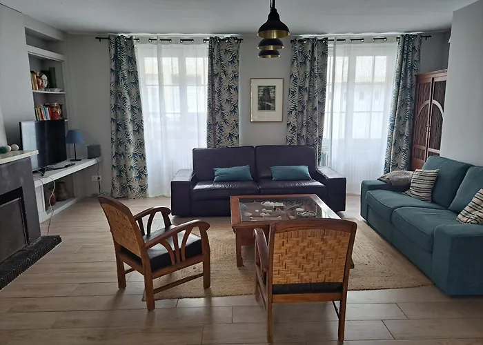 Clos St Vaast Près Et Port